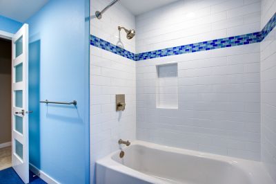 Shower with Accent Tile